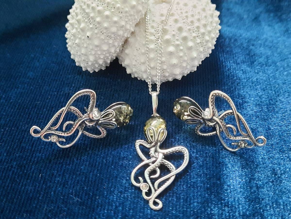 Beautiful Sterling Silver Green Amber Octopus Necklace and Earring Set